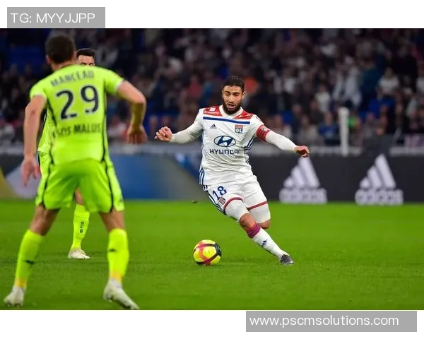 友谊赛精彩瞬间里昂小胜多特蒙德引发争议判罚热议