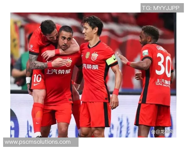 中超精彩对决那不勒斯险胜曼联帽子戏法引发争议判罚热议